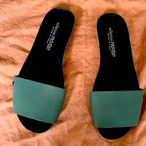 Italian sandal size 38 moss green